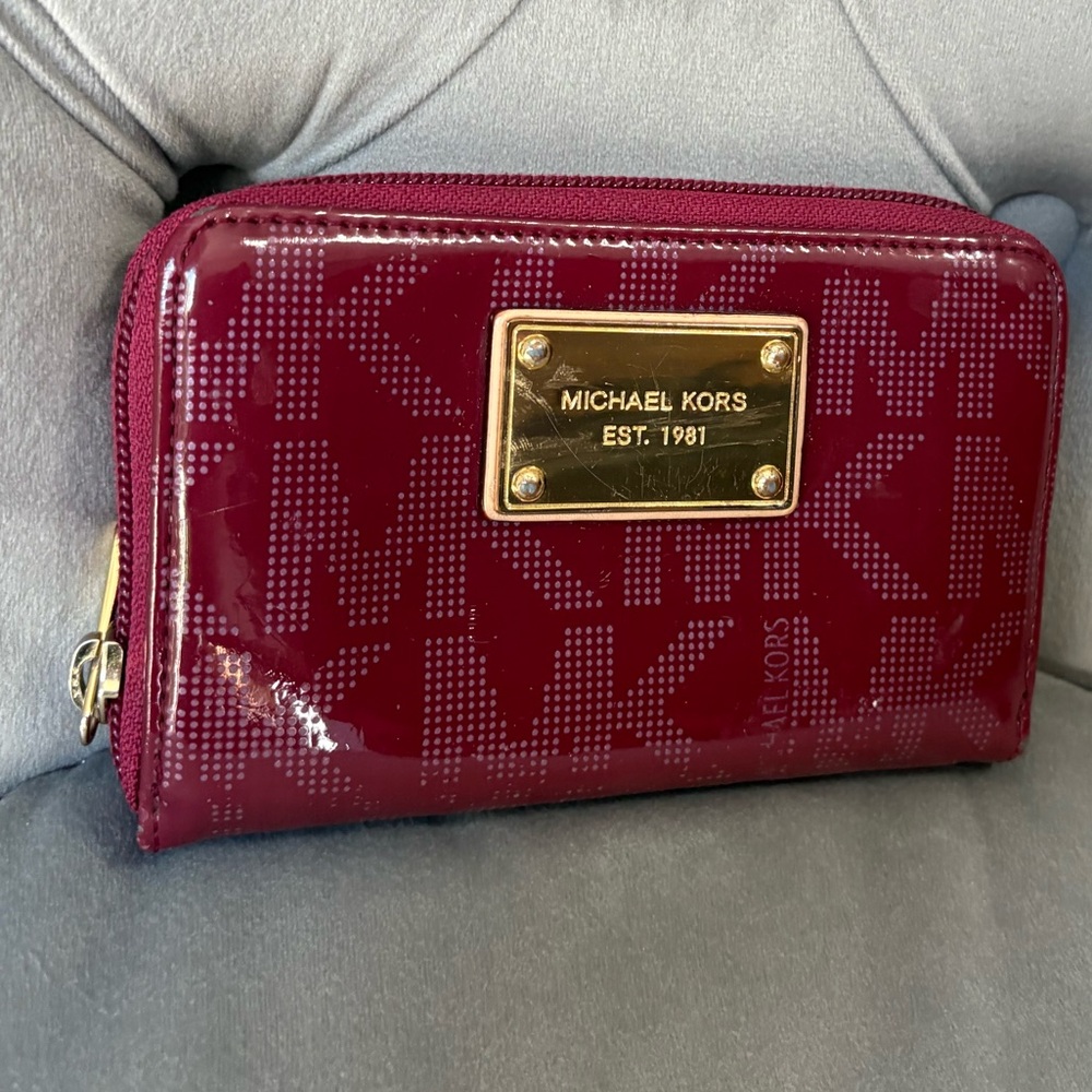 MICHAEL KORS small burgundy Maroon small zip wallet with gold hardware Zipper